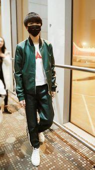 娱乐吃瓜君爱鞋男明星,揭秘爱鞋男明星的时尚鞋履情缘